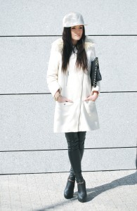 Biały płaszcz H&M