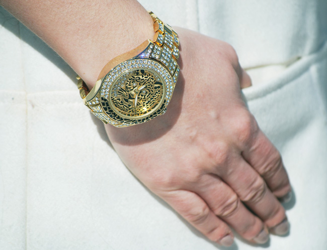 zegarek złoty z tygrysem i cyrkoniami