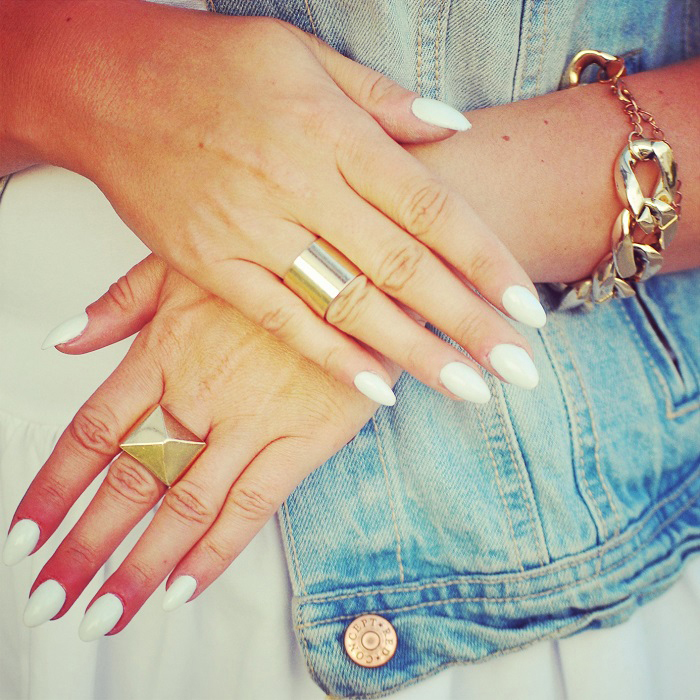 Biały manicure