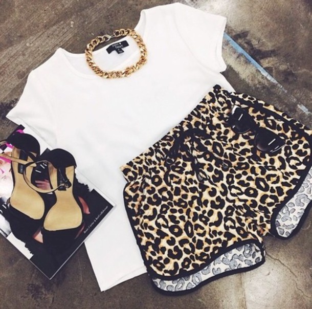 zephr9-l-610x610-shorts-rihnna-hot-sexy-cute-joggers-sport-nike-dope-swag-booty+shorts-leopard+print-shoes-riri-jewels-t+shirt-s