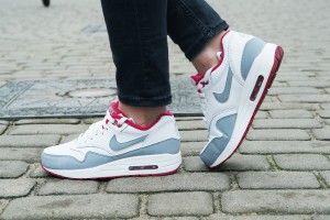 nike air max essential białe