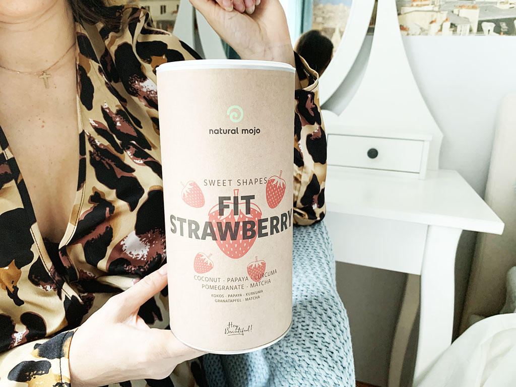 natural mojo fit strawberry